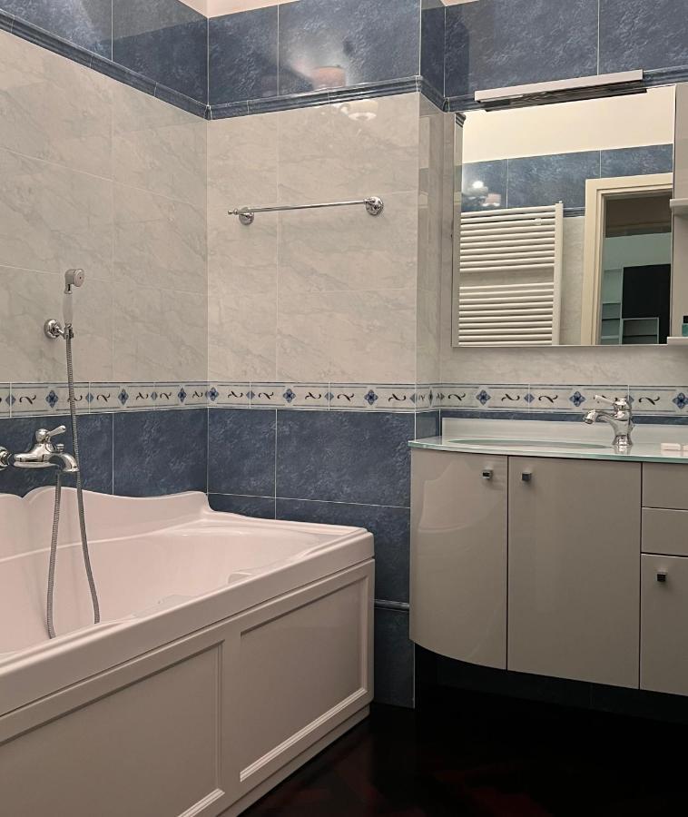 Piazza Maggiore Luxury Apartment Болоня Екстериор снимка